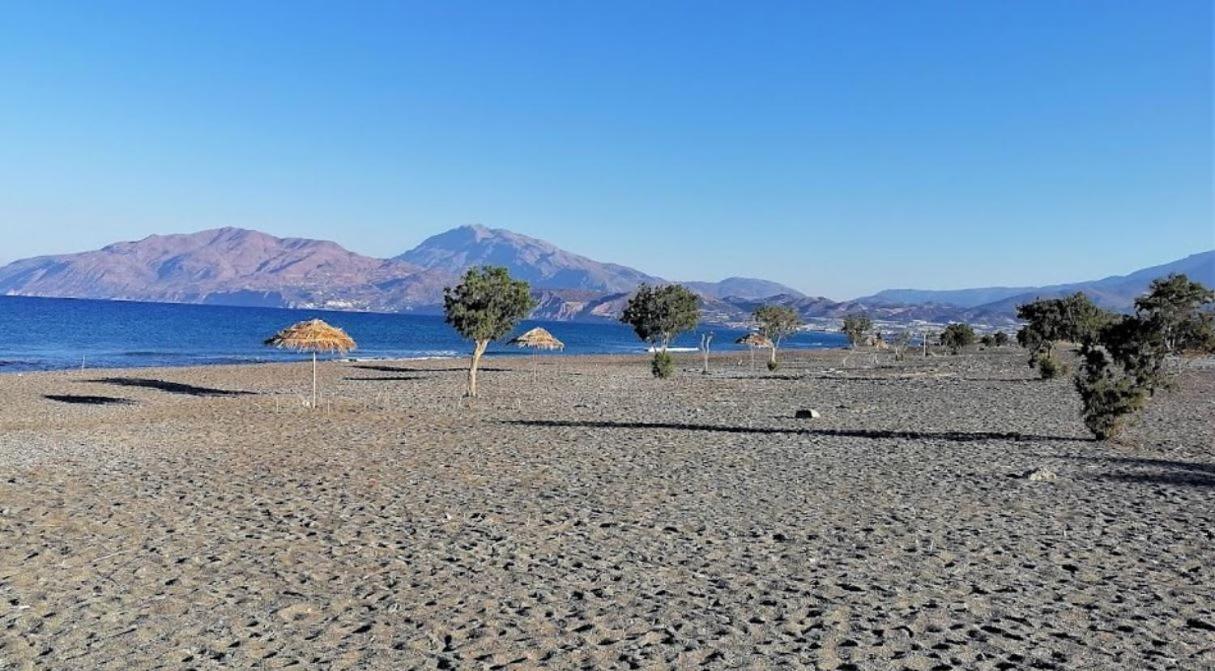 Afrathias Beachhouse - Cretan Hideaway คาลามากิ ภายนอก รูปภาพ
