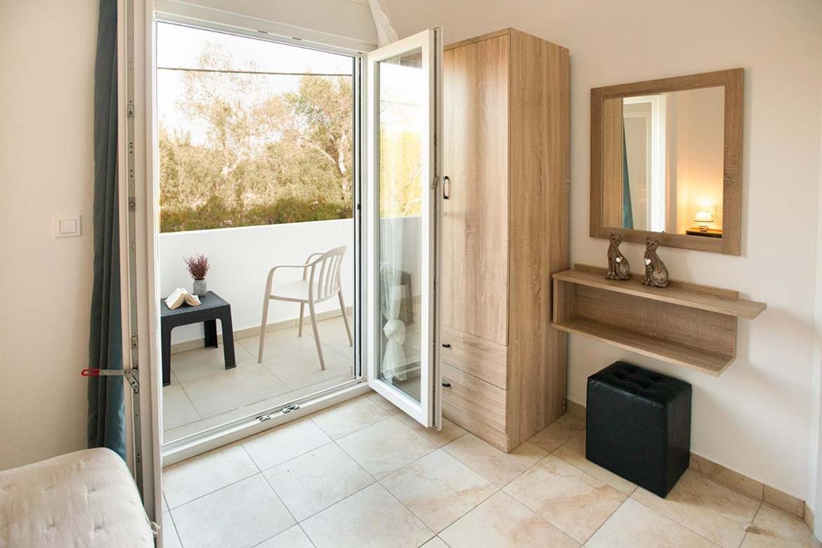 Afrathias Beachhouse - Cretan Hideaway คาลามากิ ภายนอก รูปภาพ